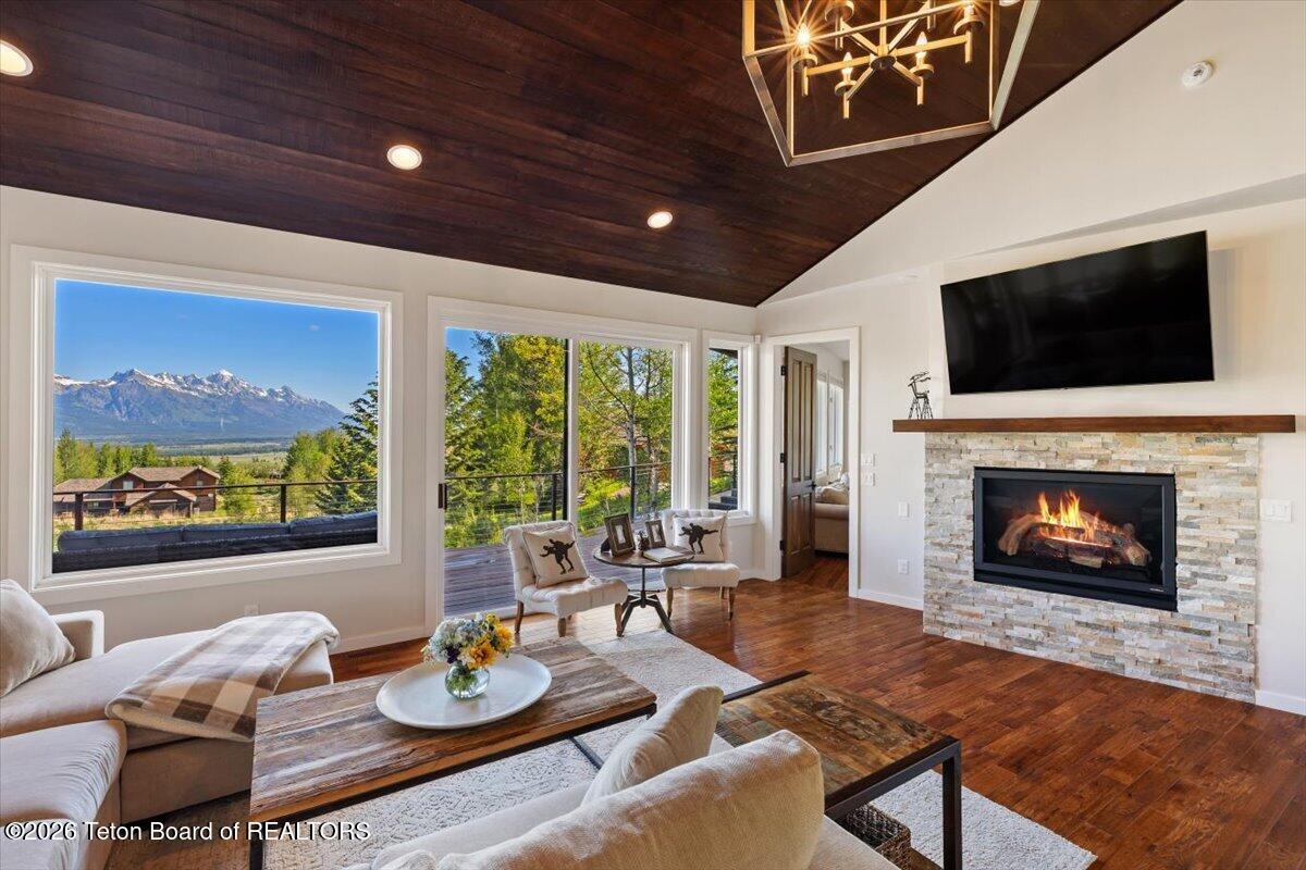 365 W CALLIOPE Drive