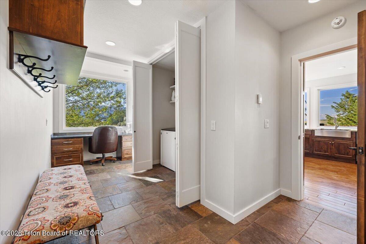 365 W CALLIOPE Drive
