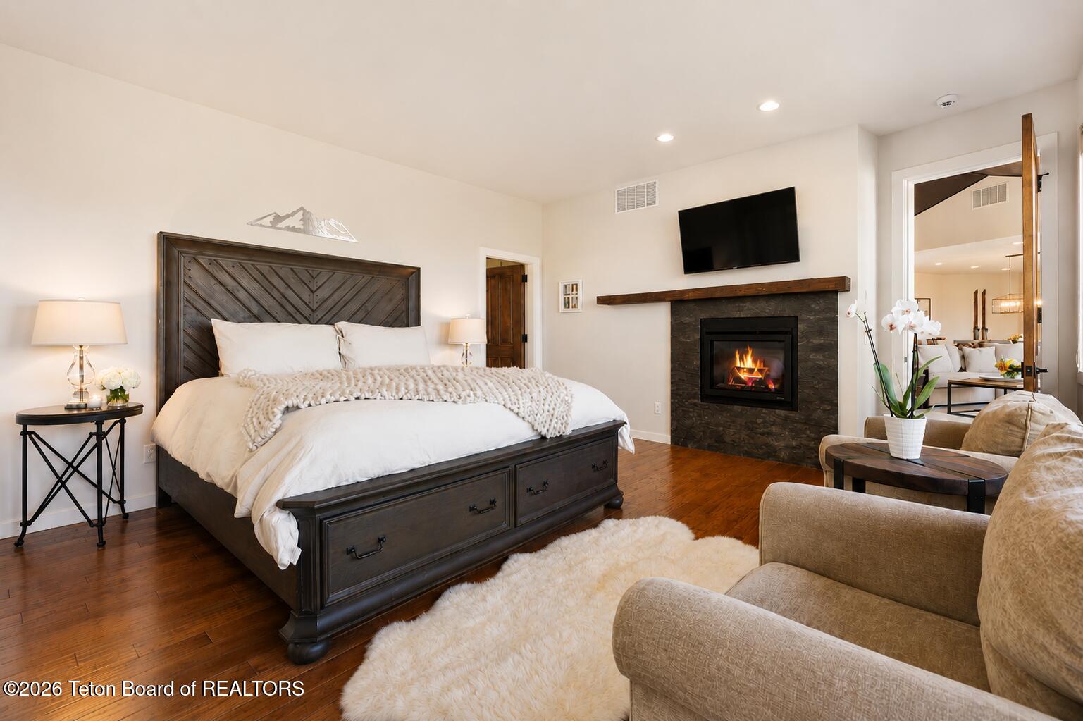 365 W CALLIOPE Drive