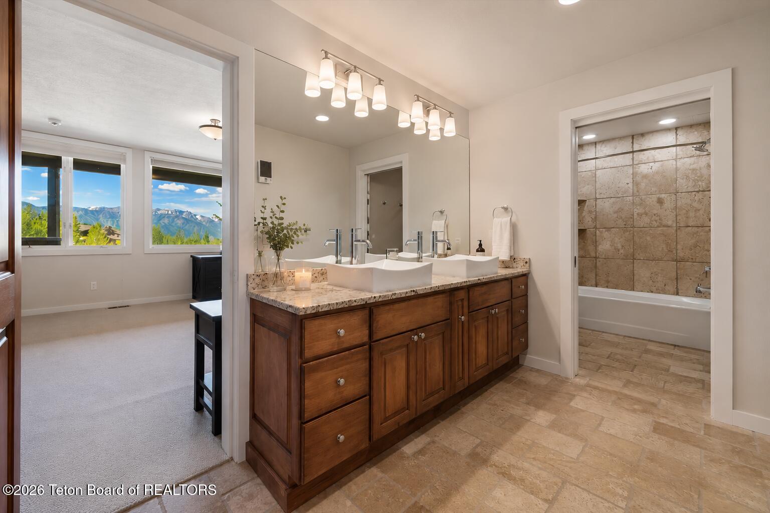 365 W CALLIOPE Drive
