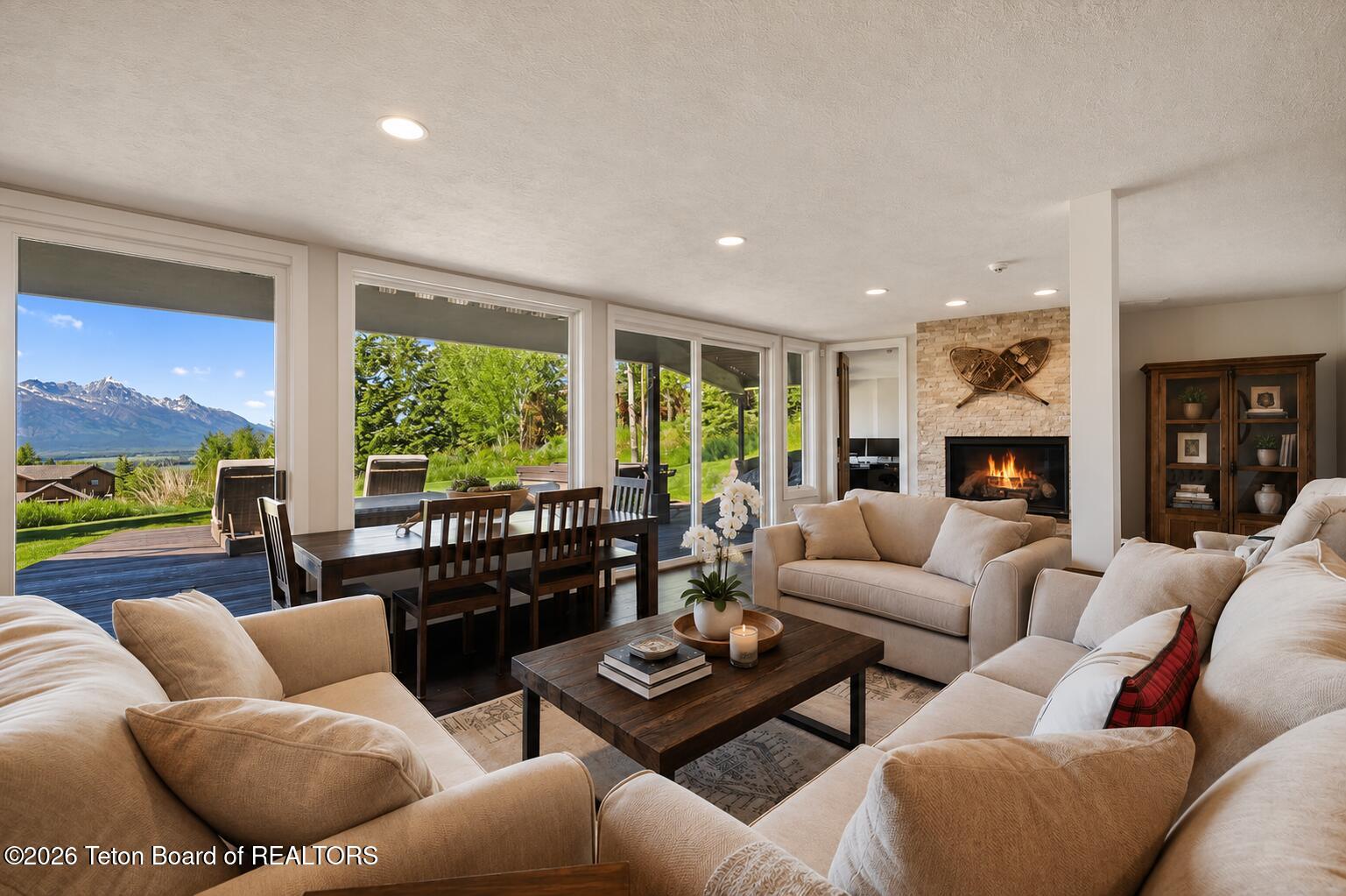 365 W CALLIOPE Drive