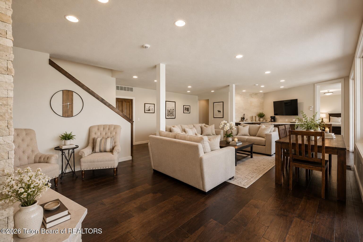 365 W CALLIOPE Drive