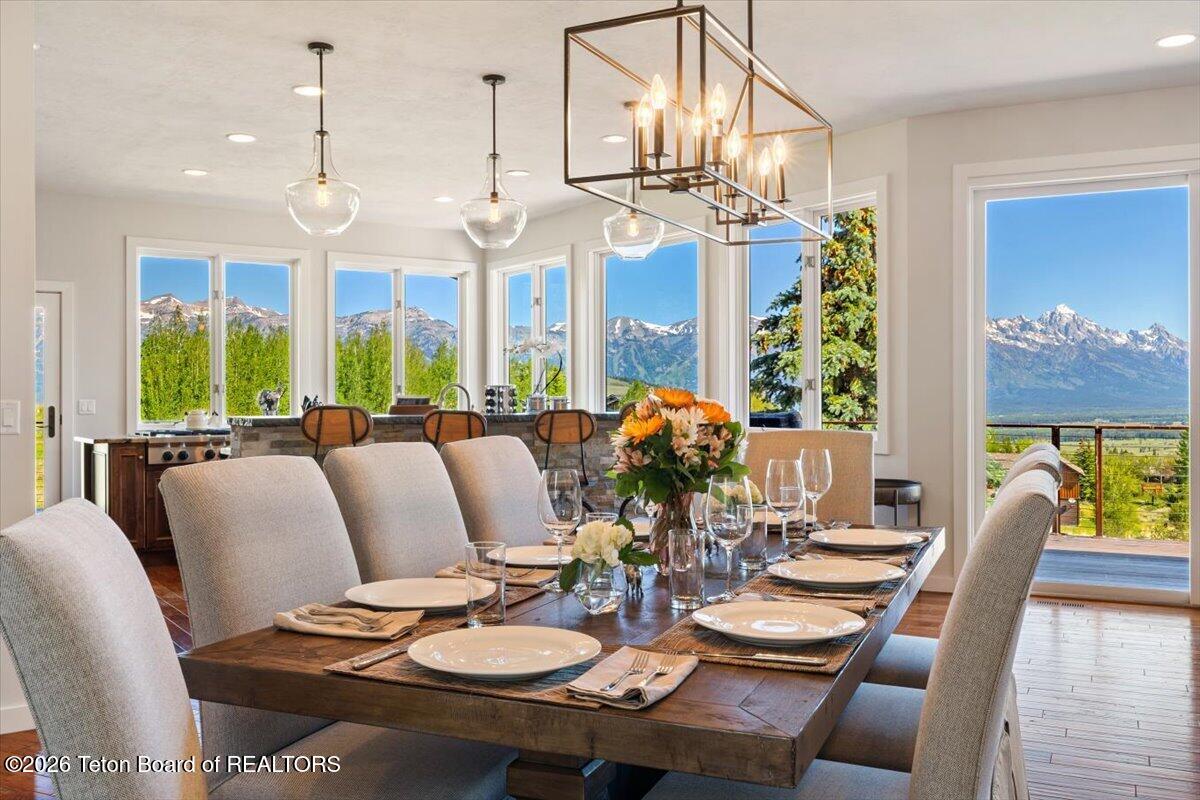365 W CALLIOPE Drive