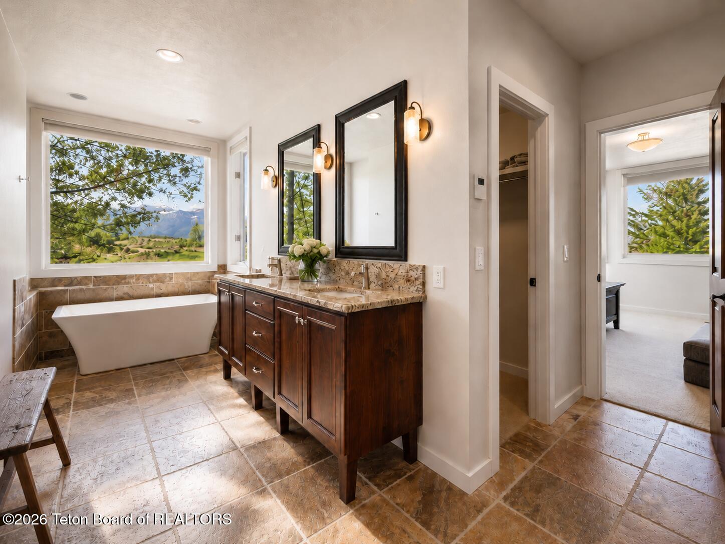 365 W CALLIOPE Drive