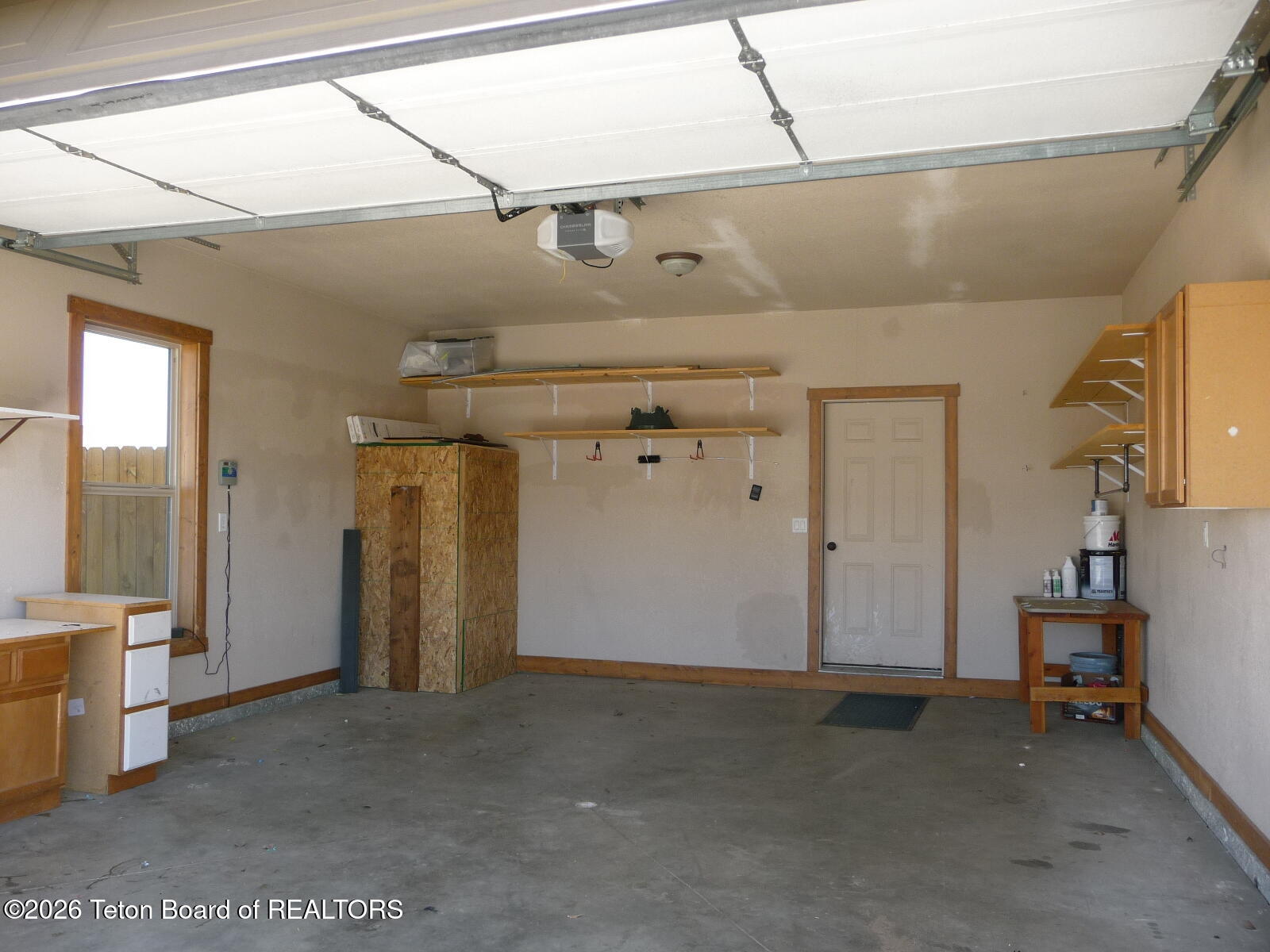 825 AUSTIN Lane