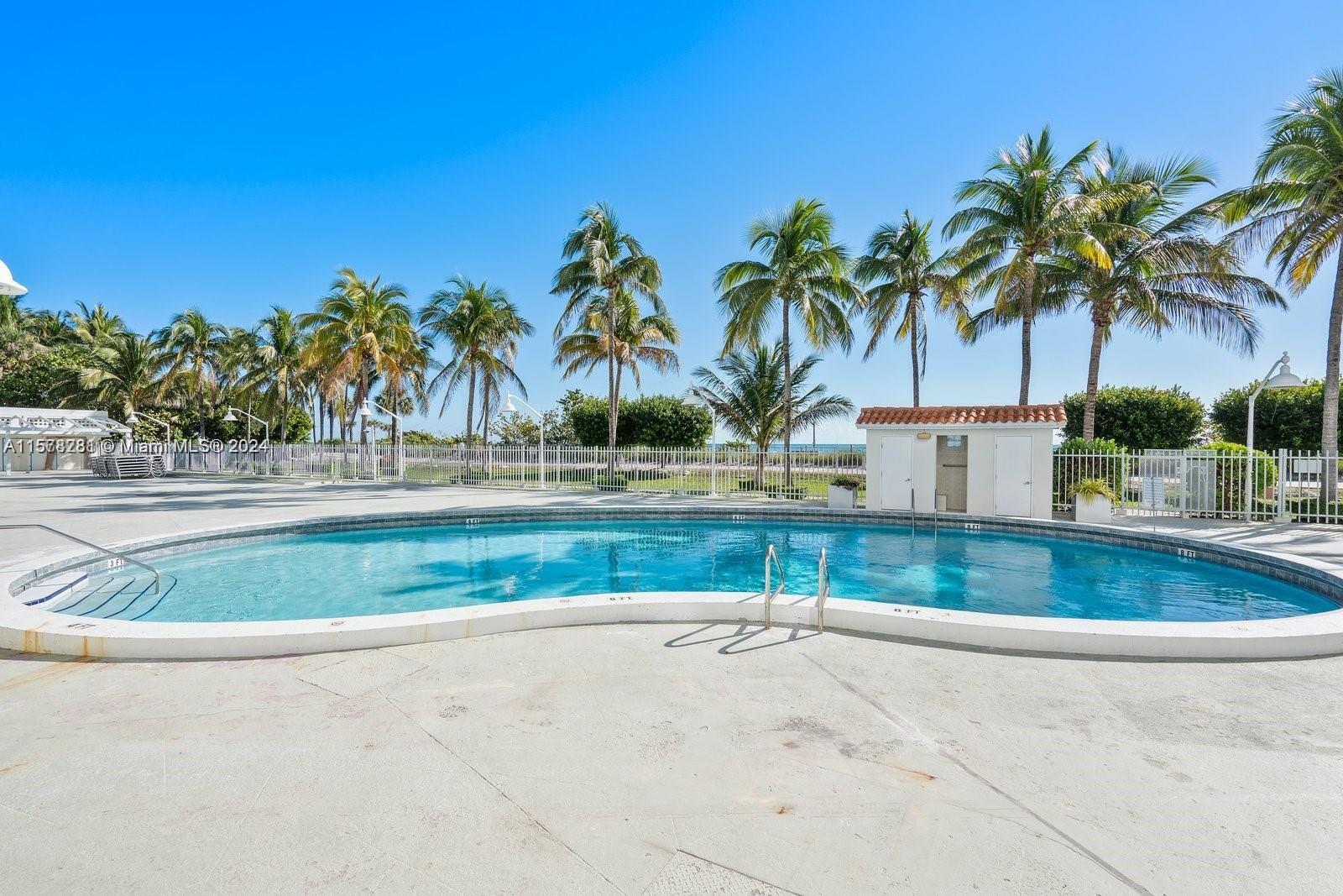 2899 Collins Ave # 1638