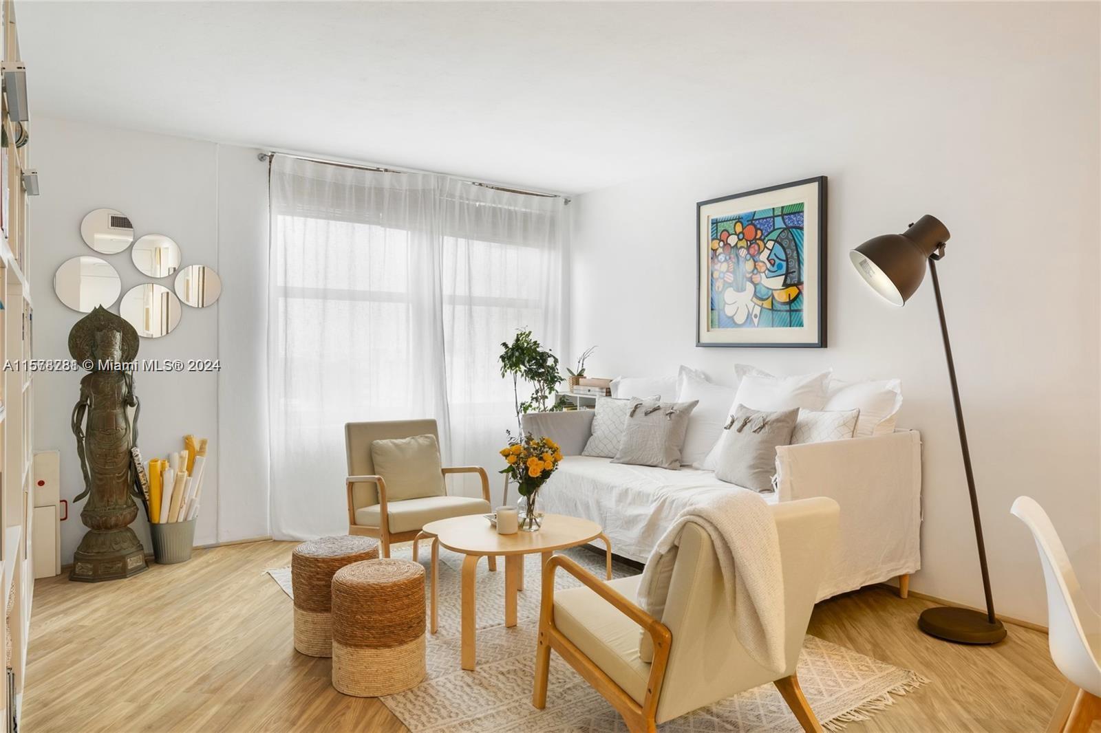 2899 Collins Ave # 1638