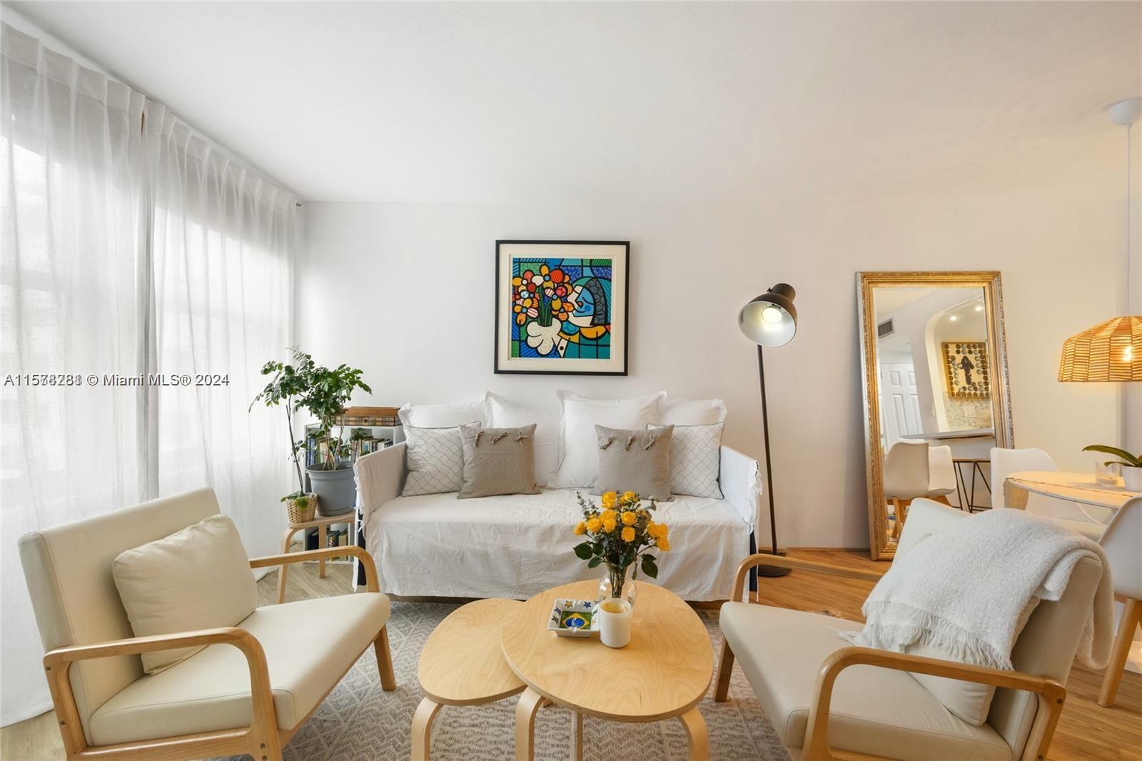 2899 Collins Ave # 1638