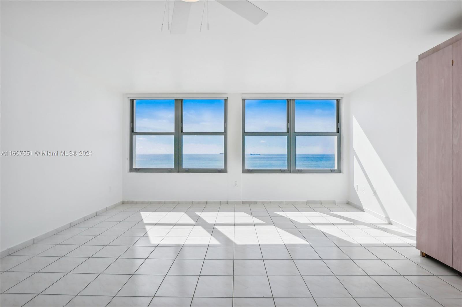 2899 Collins Ave # 1531