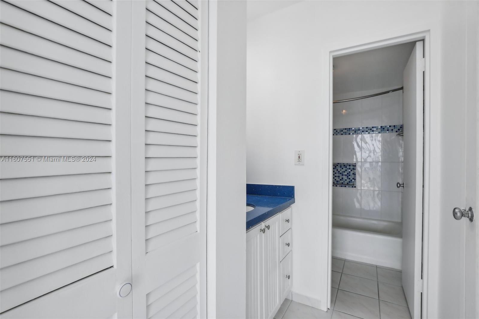 2899 Collins Ave # 1531