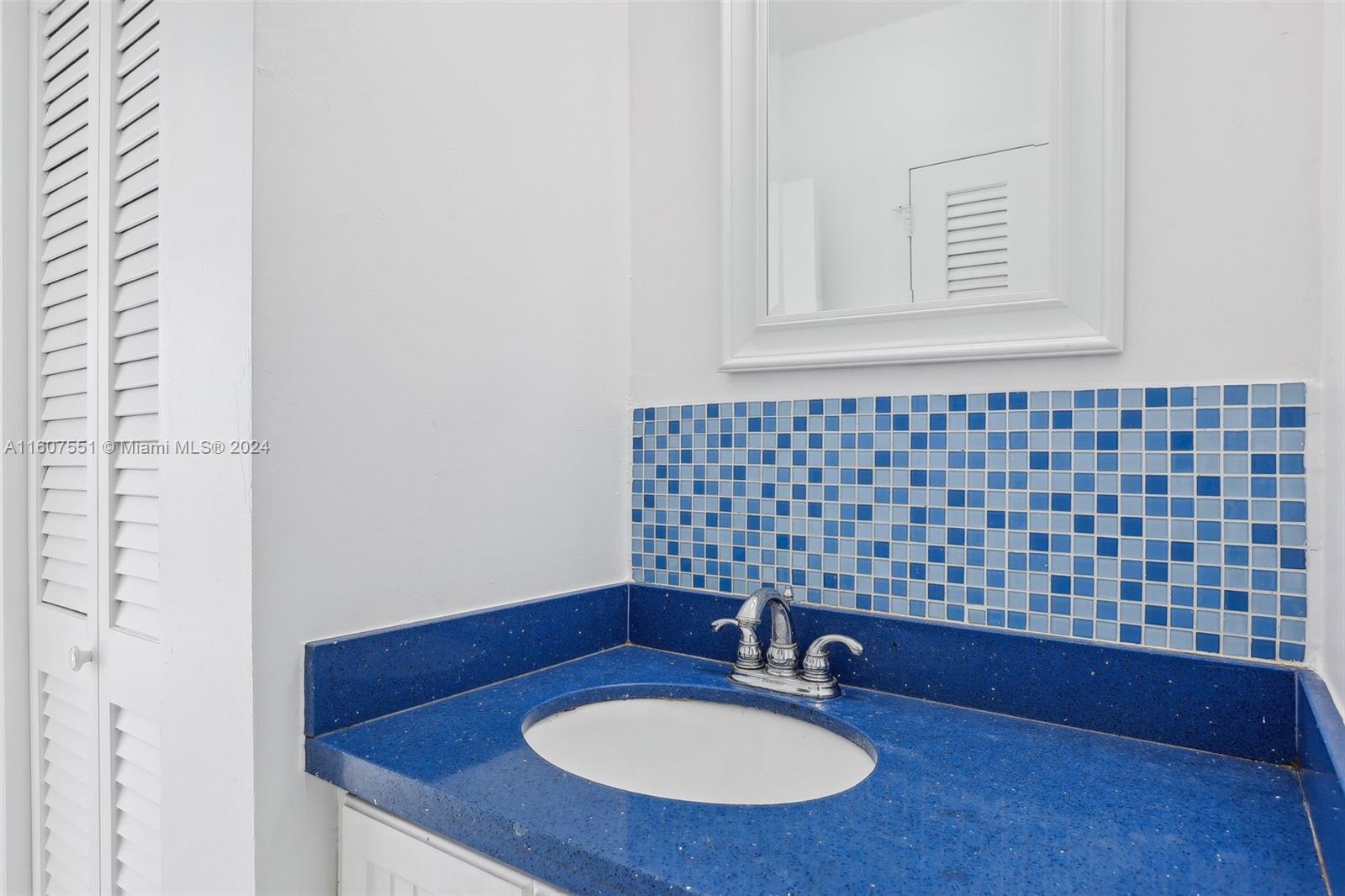 2899 Collins Ave # 1531