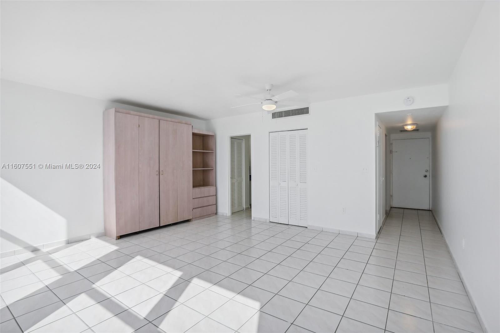 2899 Collins Ave # 1531