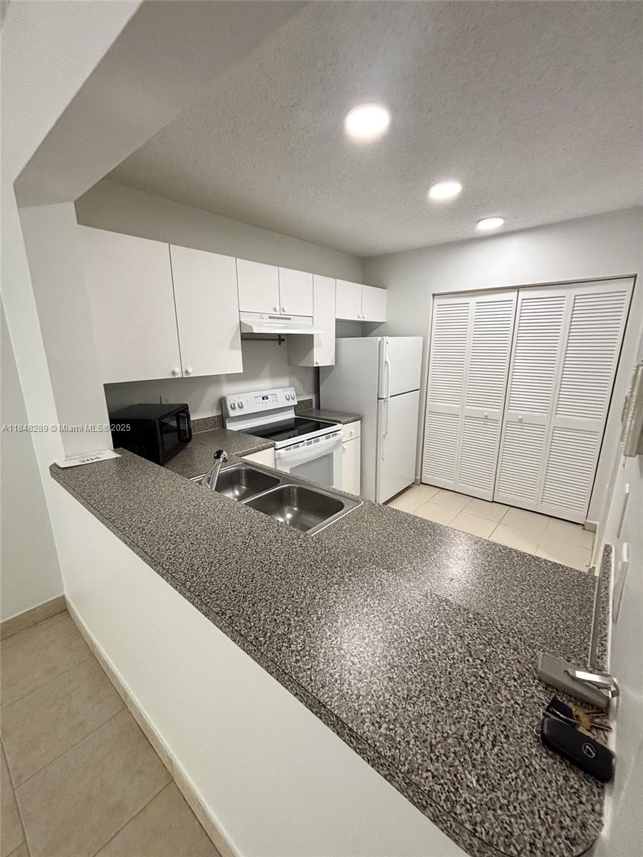 8900 Collins Ave # 204