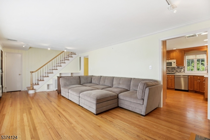 6 Dartford Rd