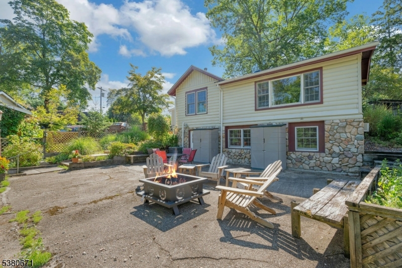 17 Cayuga Trl