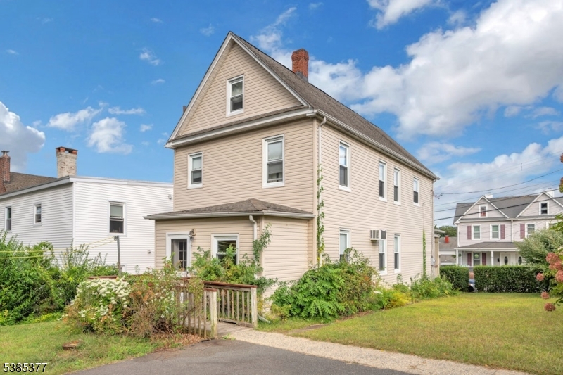 52 Central Ave