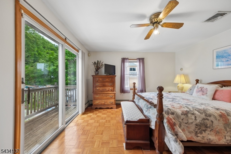 562 Valley Rd