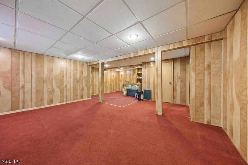 562 Valley Rd