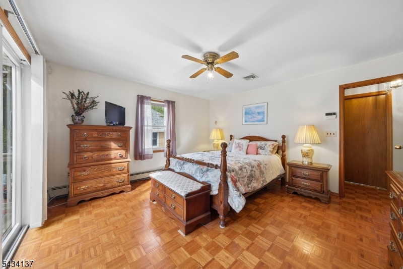 562 Valley Rd