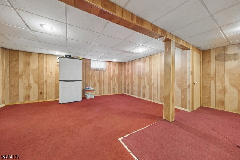 562 Valley Rd