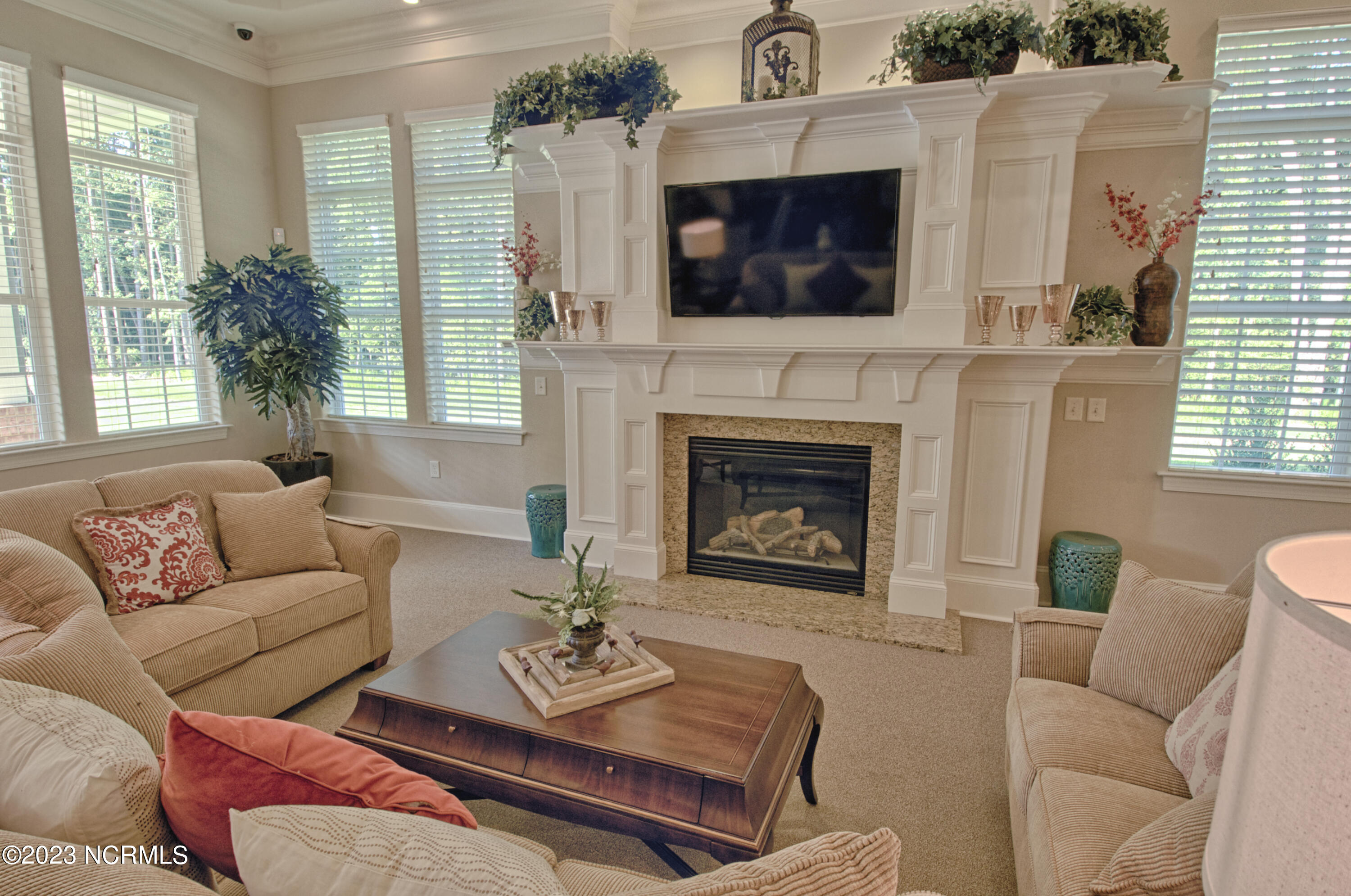 672 Chimney Hill Way