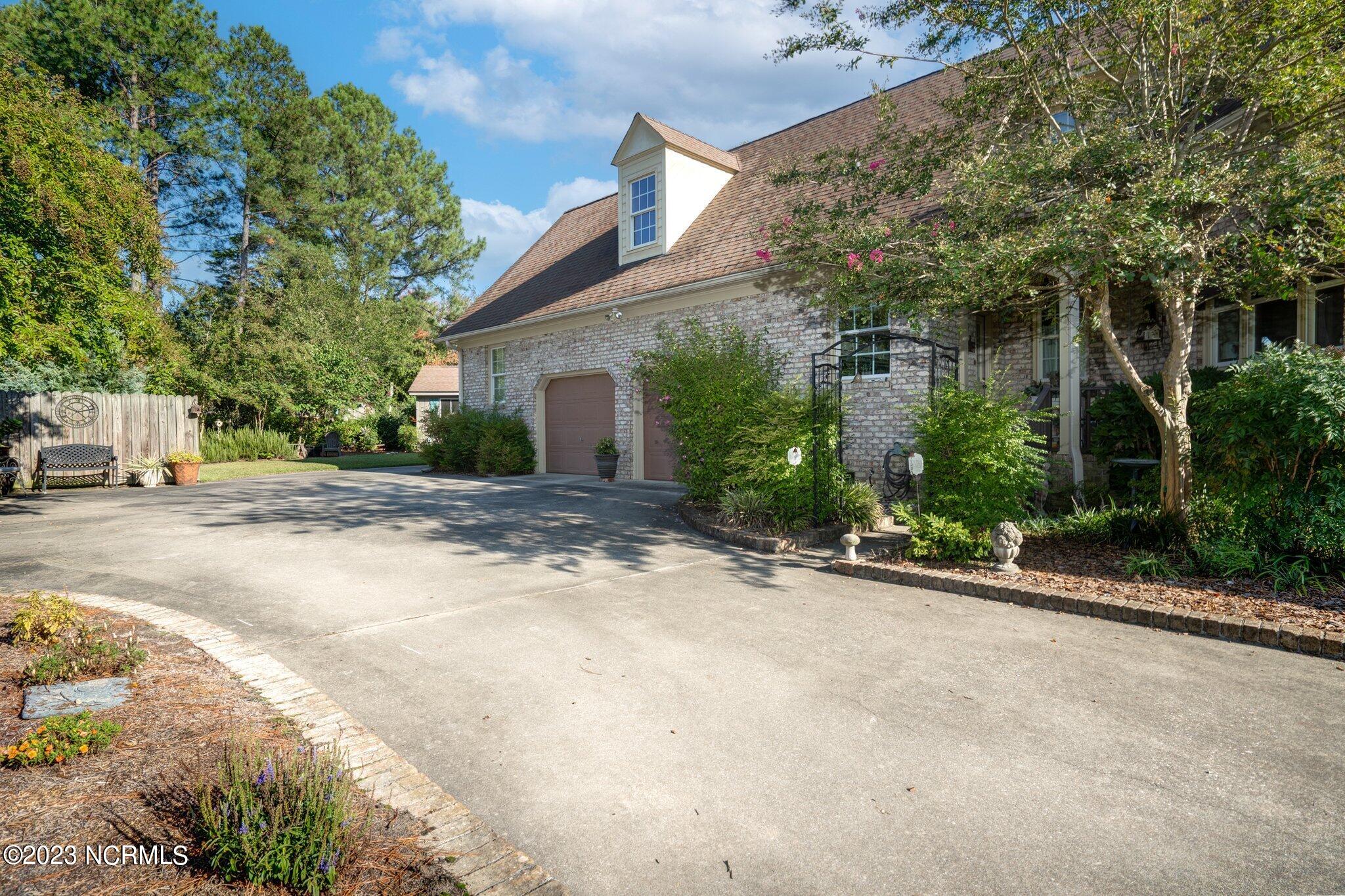 1100 Royal Ridge Drive