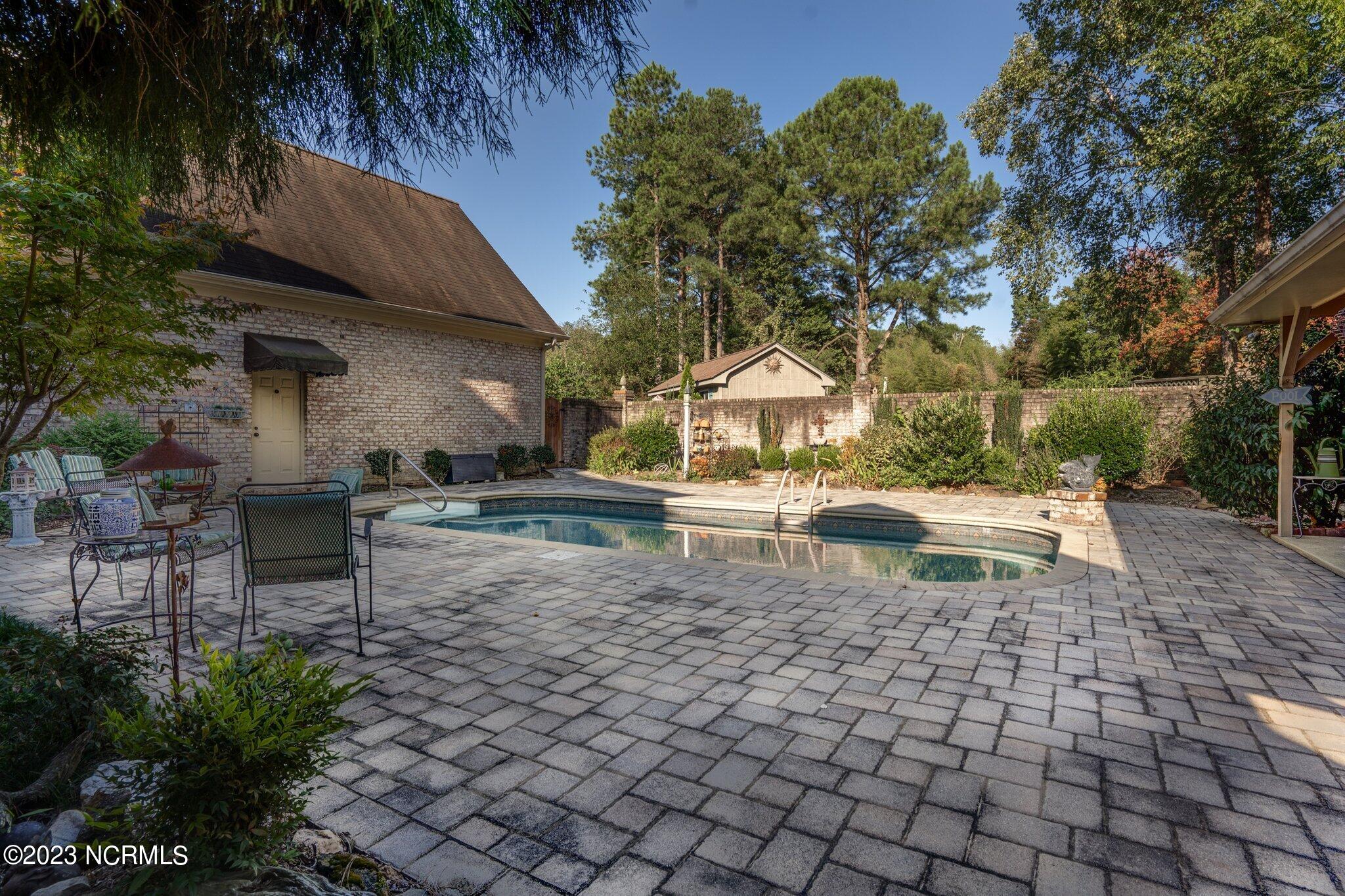 1100 Royal Ridge Drive