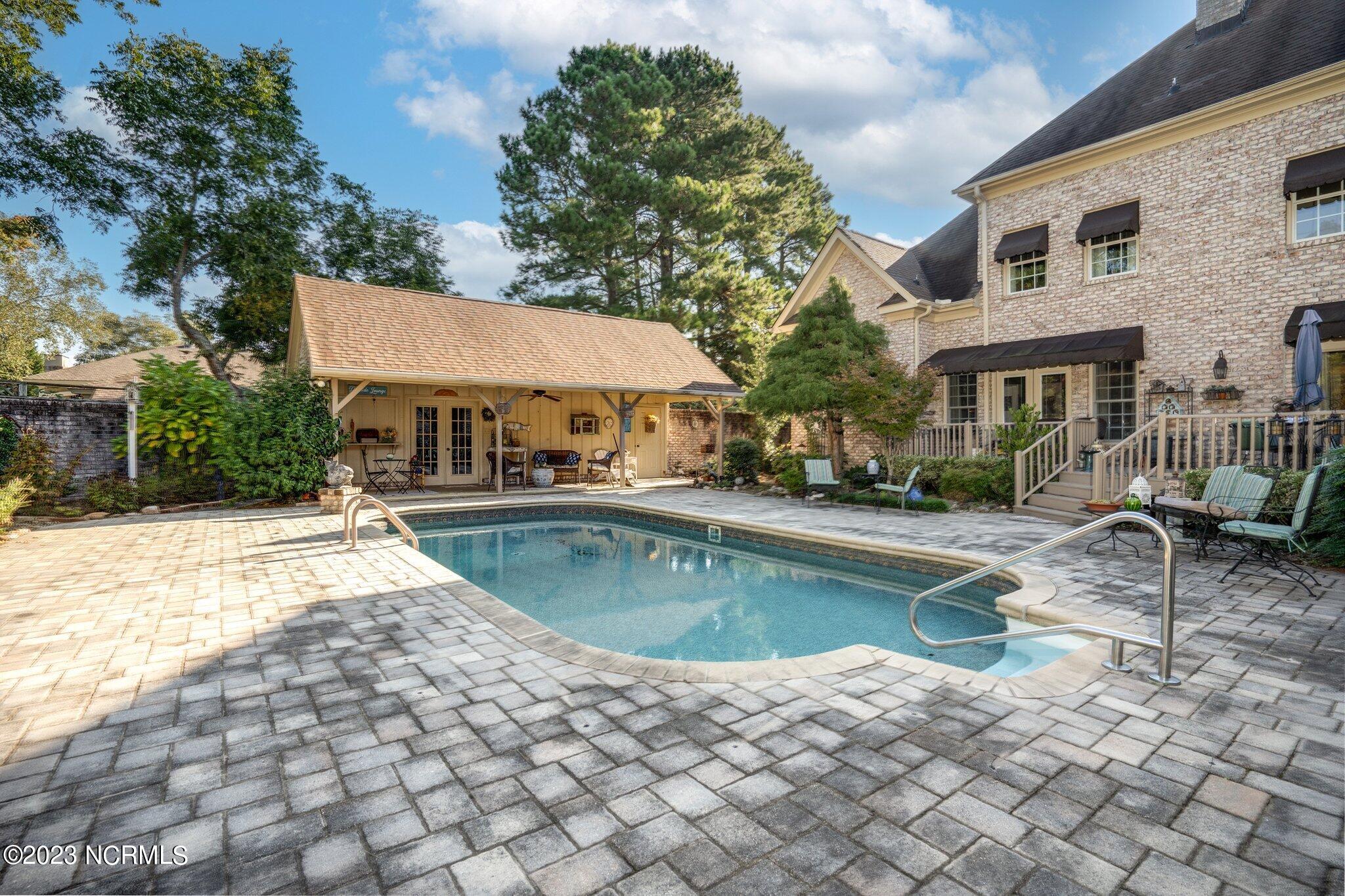 1100 Royal Ridge Drive