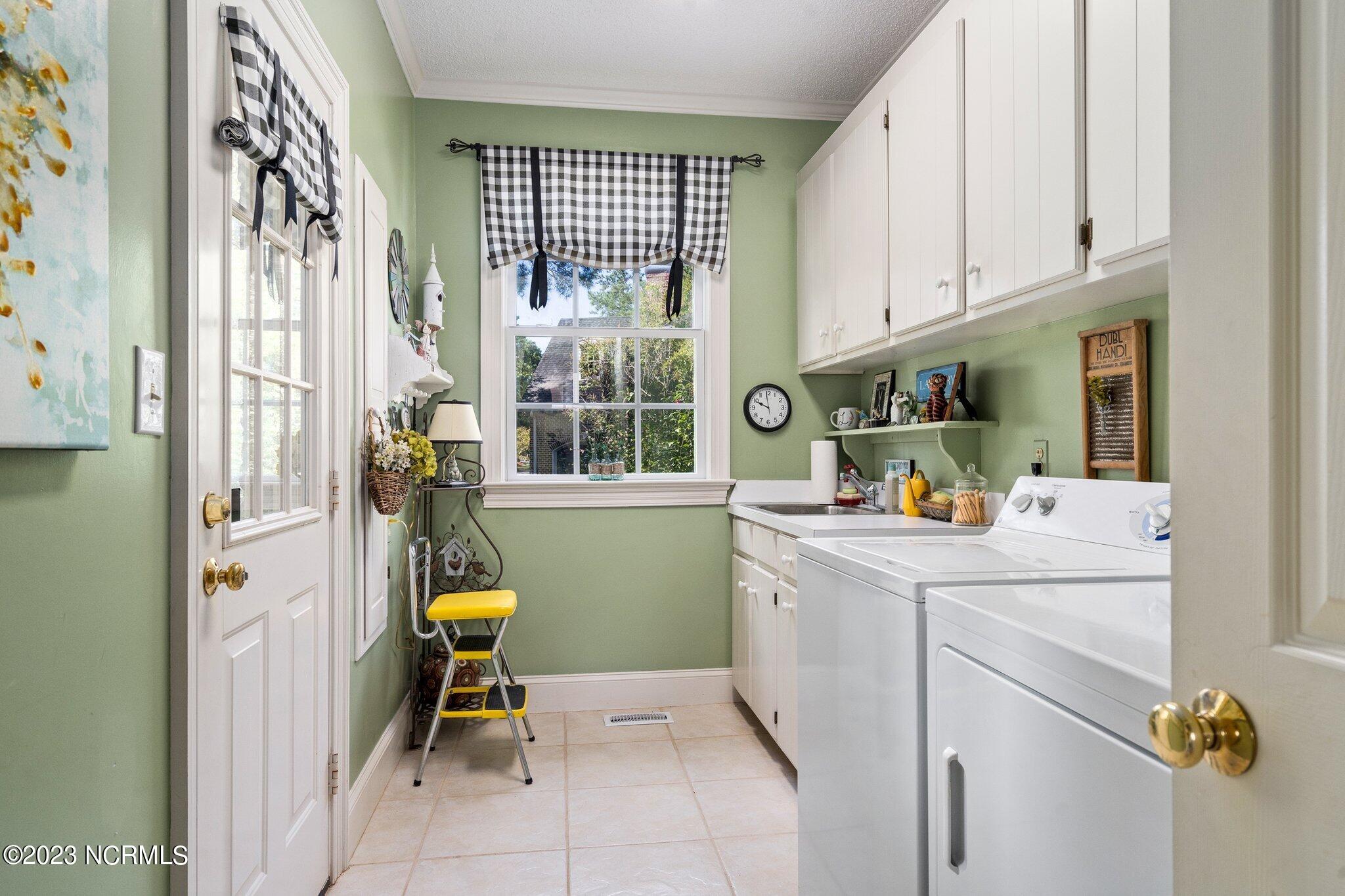 1100 Royal Ridge Drive