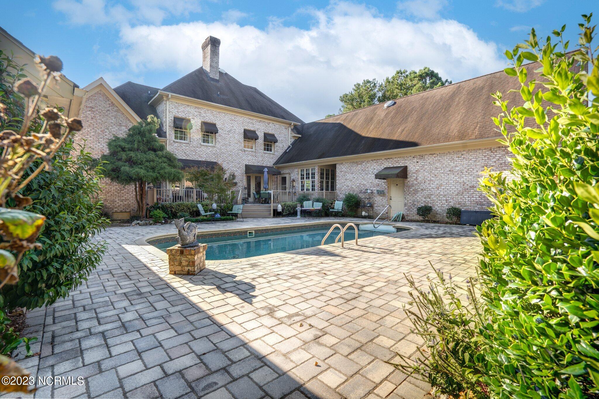 1100 Royal Ridge Drive