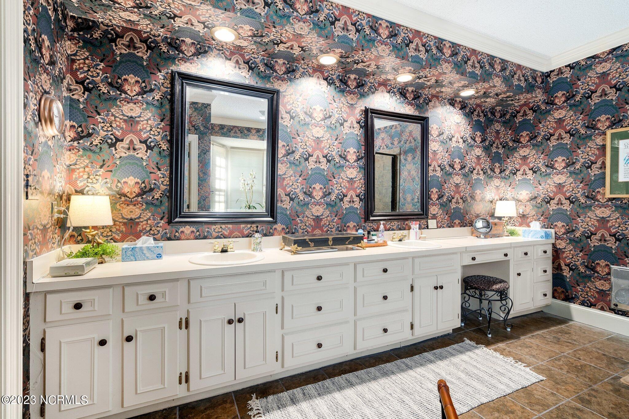 1100 Royal Ridge Drive