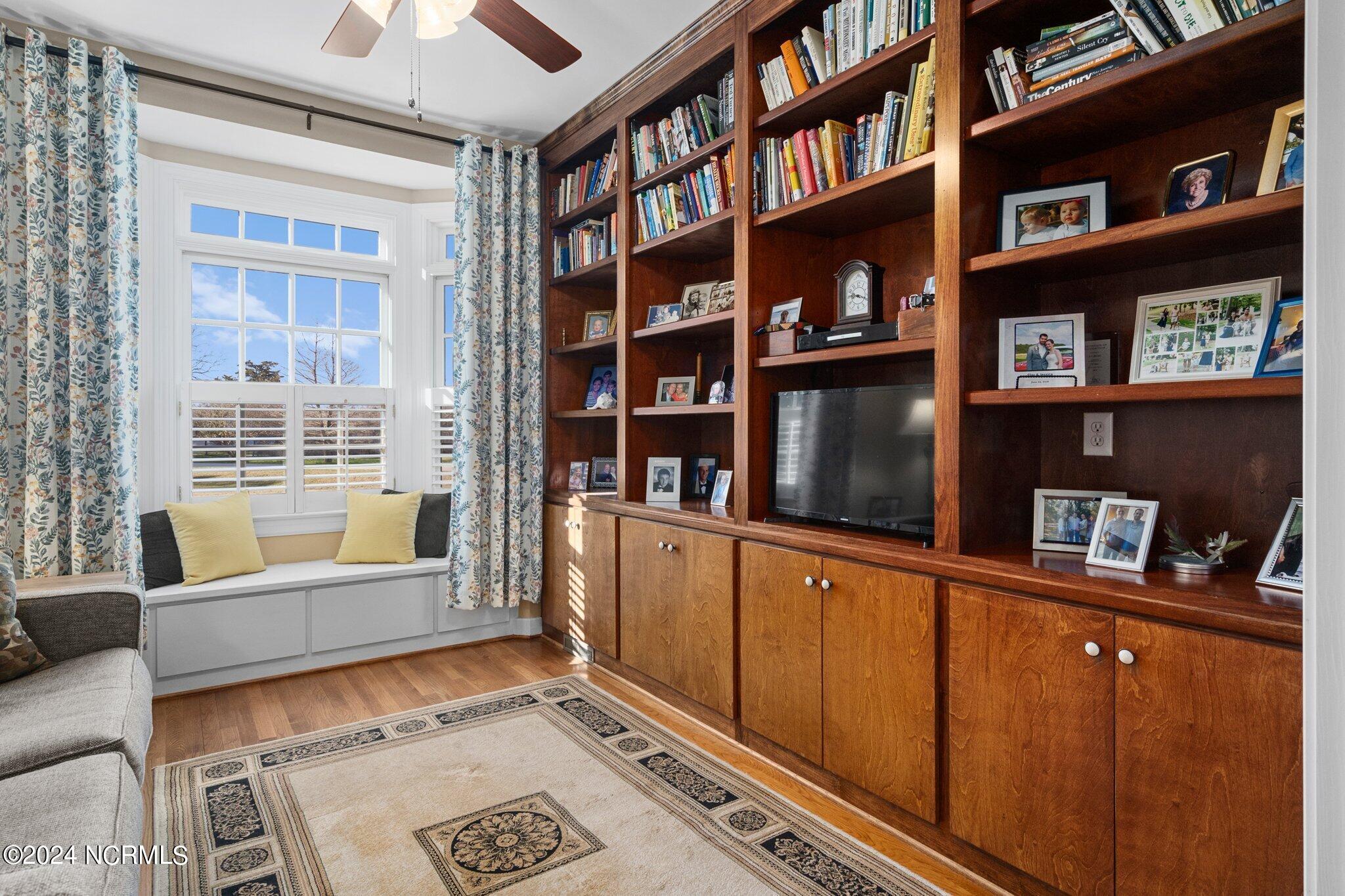 7368 Huddlestone Road