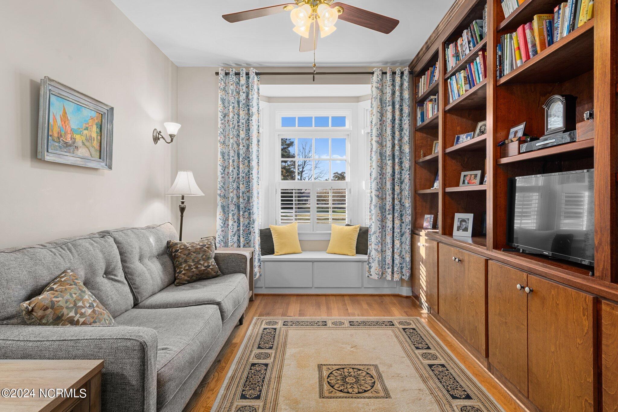 7368 Huddlestone Road