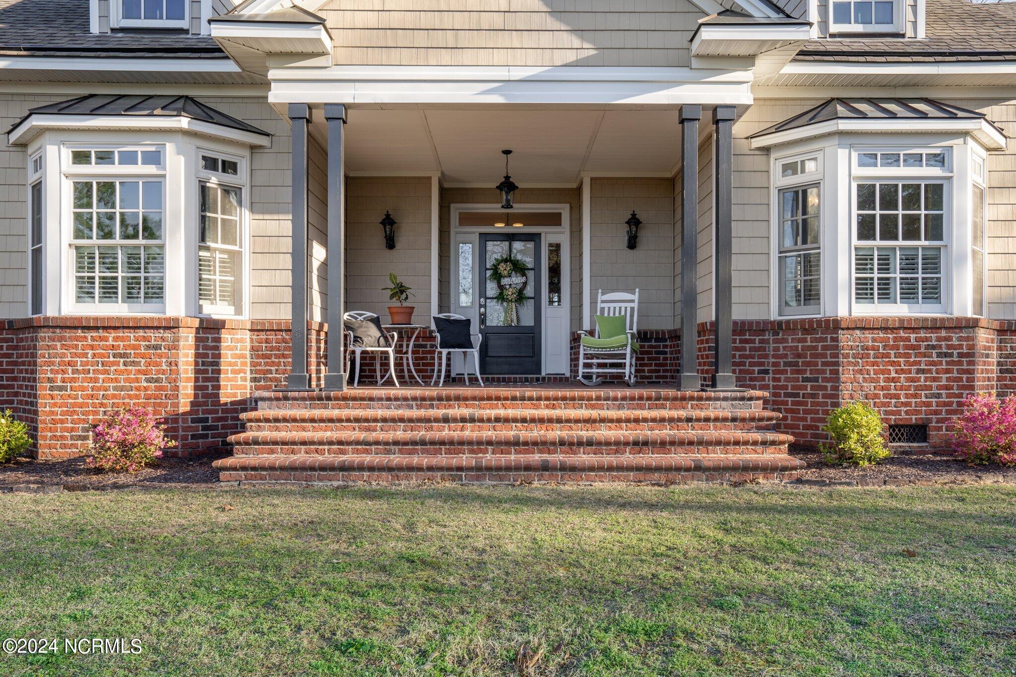 7368 Huddlestone Road