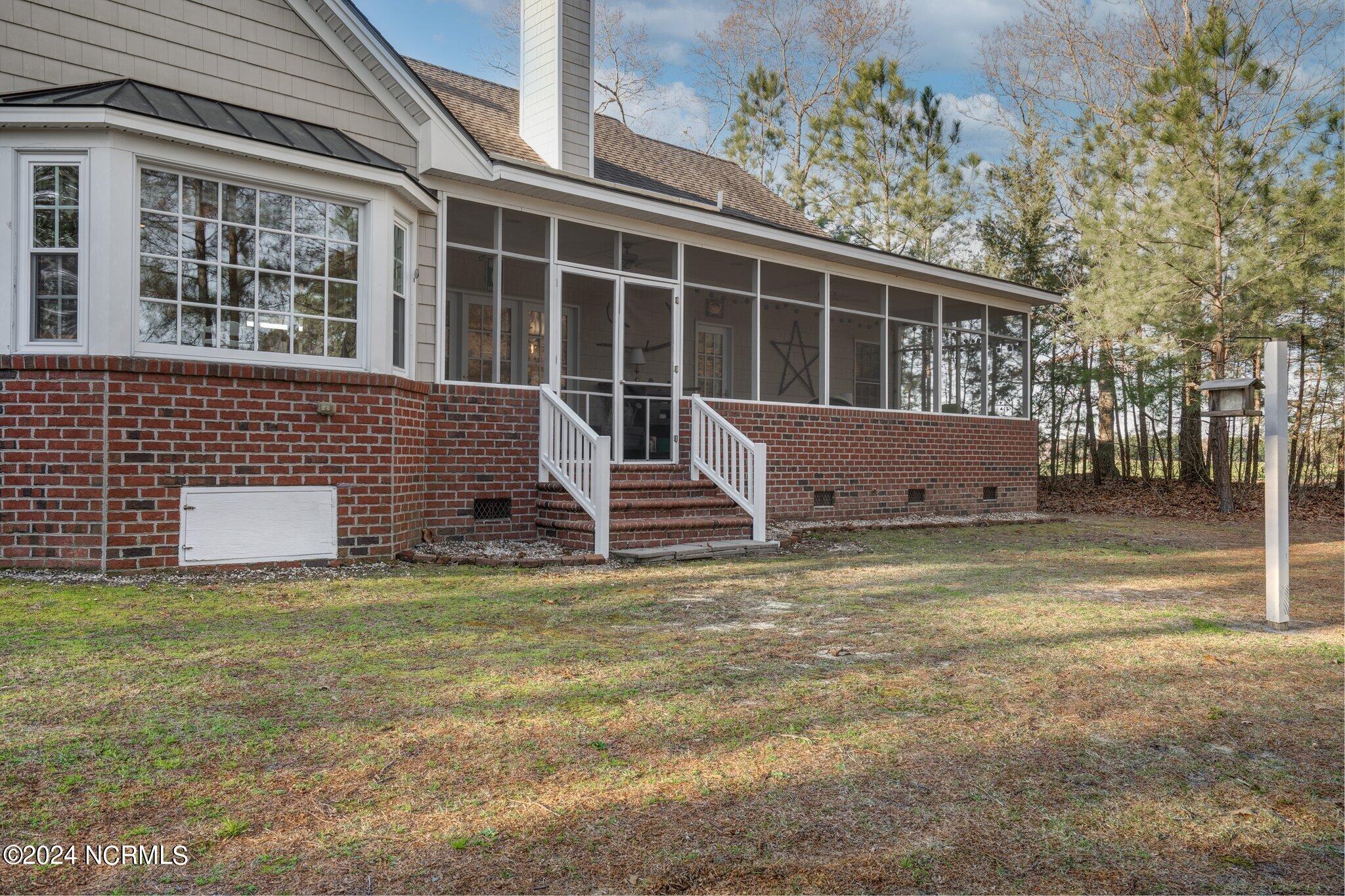 7368 Huddlestone Road