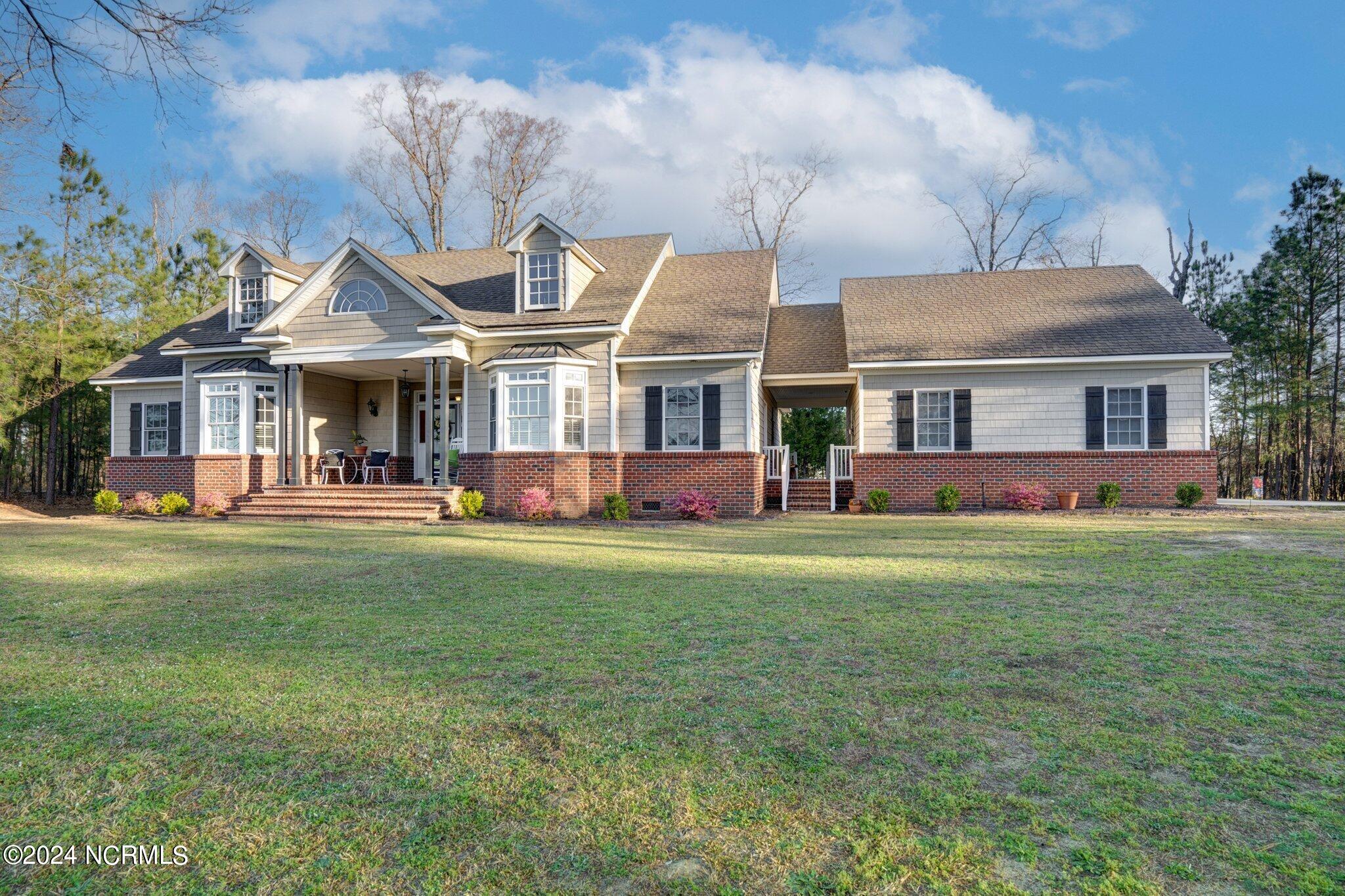 7368 Huddlestone Road