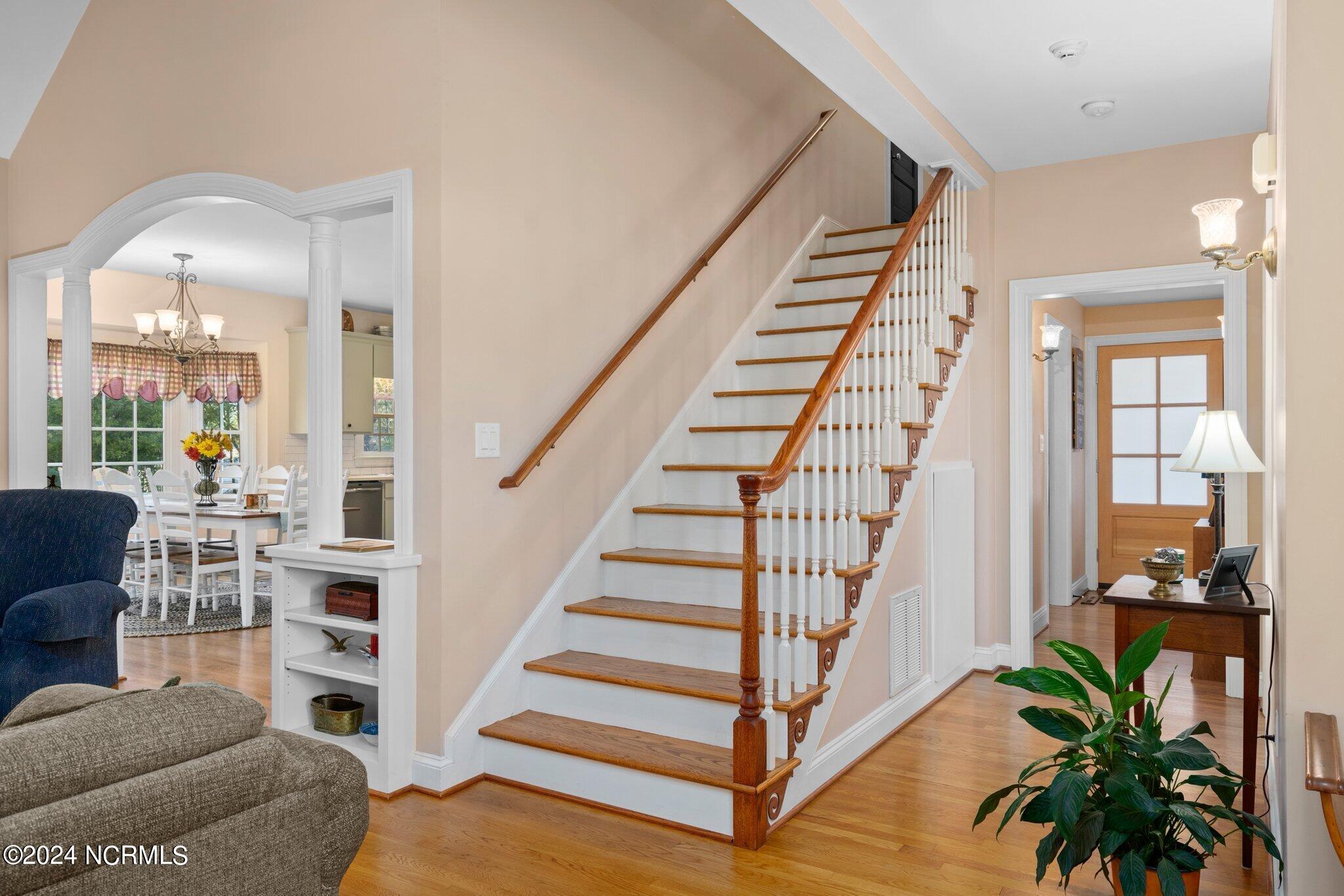 7368 Huddlestone Road