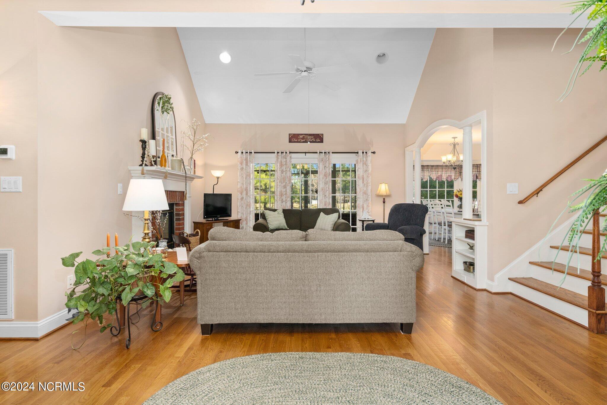 7368 Huddlestone Road