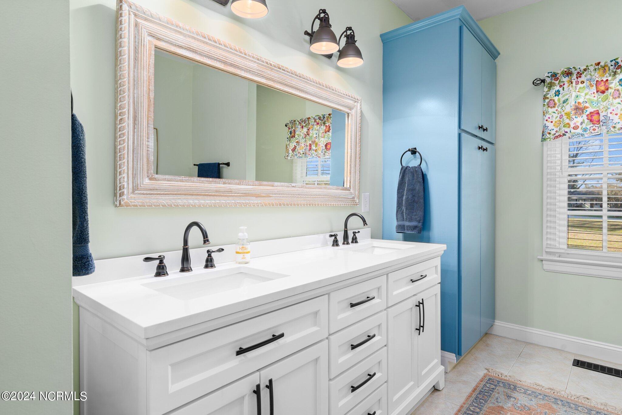 7368 Huddlestone Road