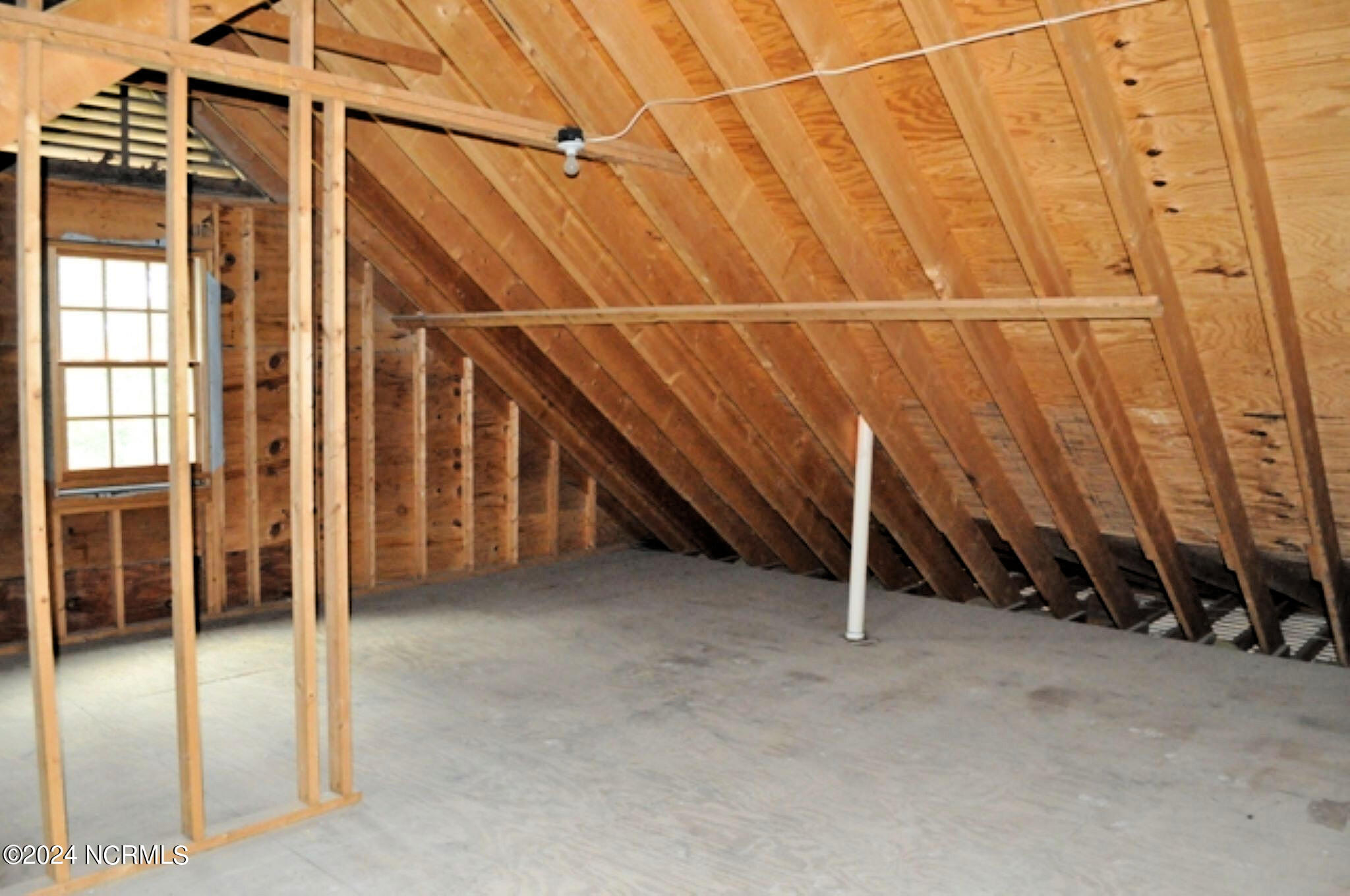 7368 Huddlestone Road