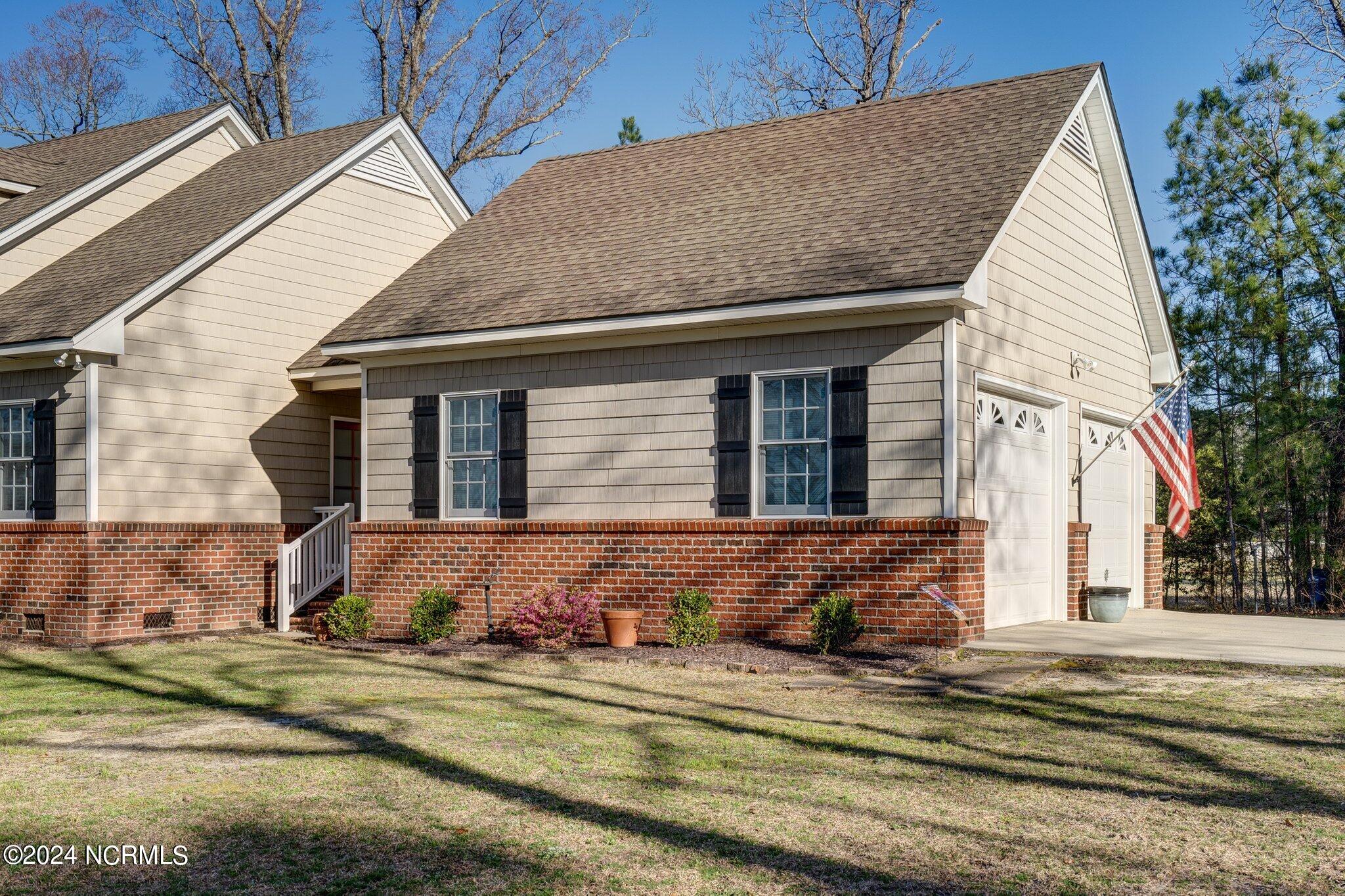 7368 Huddlestone Road