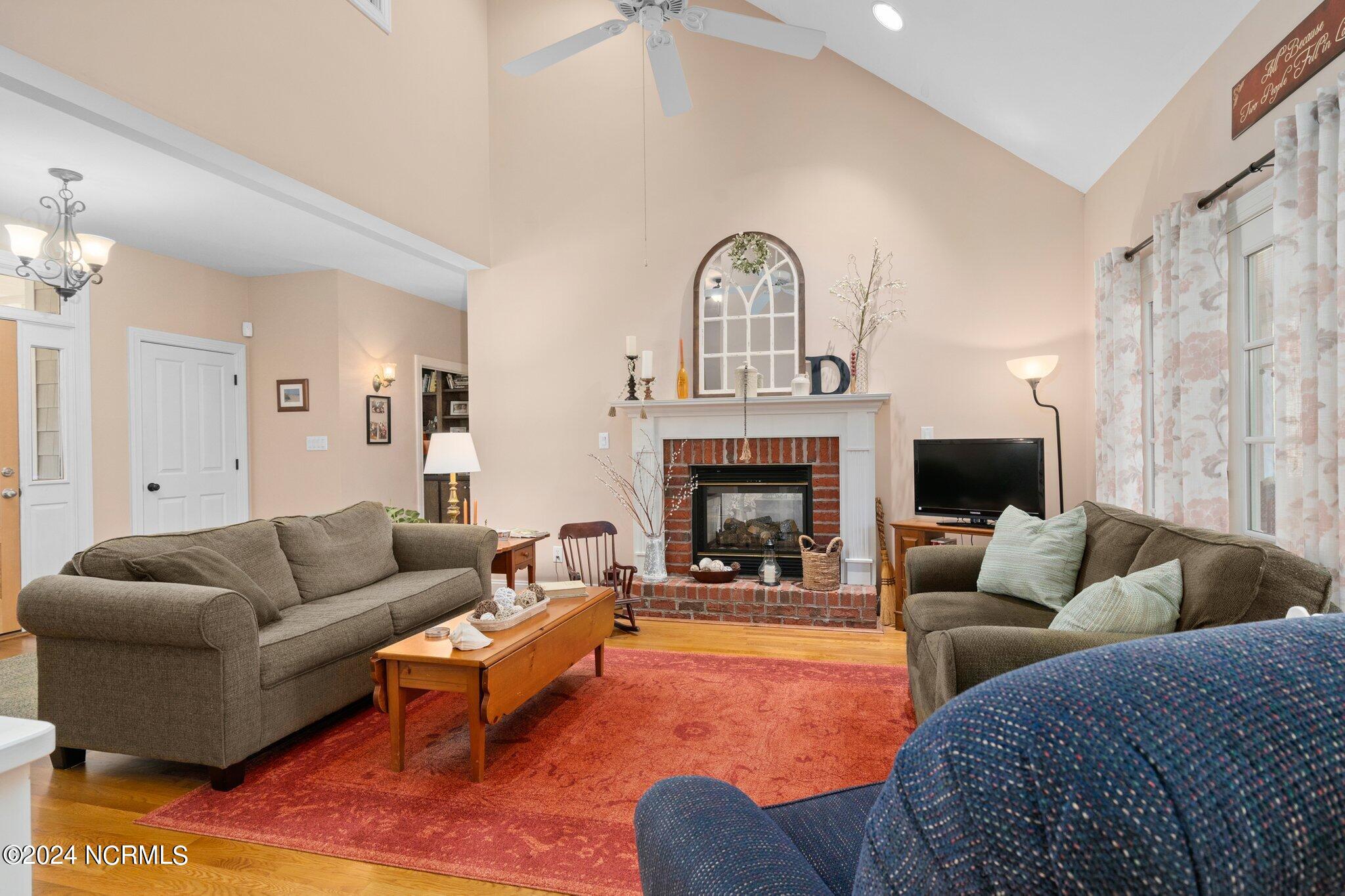 7368 Huddlestone Road