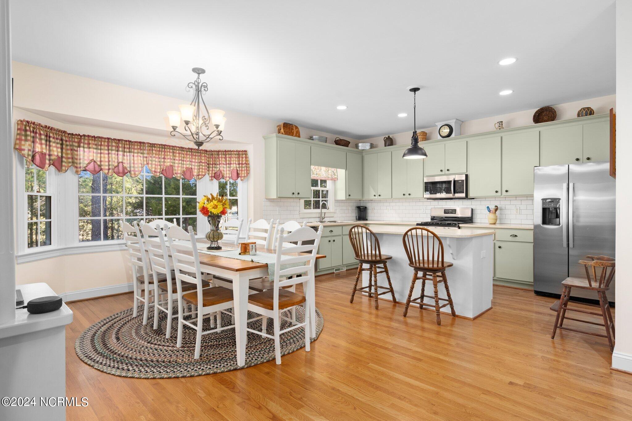 7368 Huddlestone Road