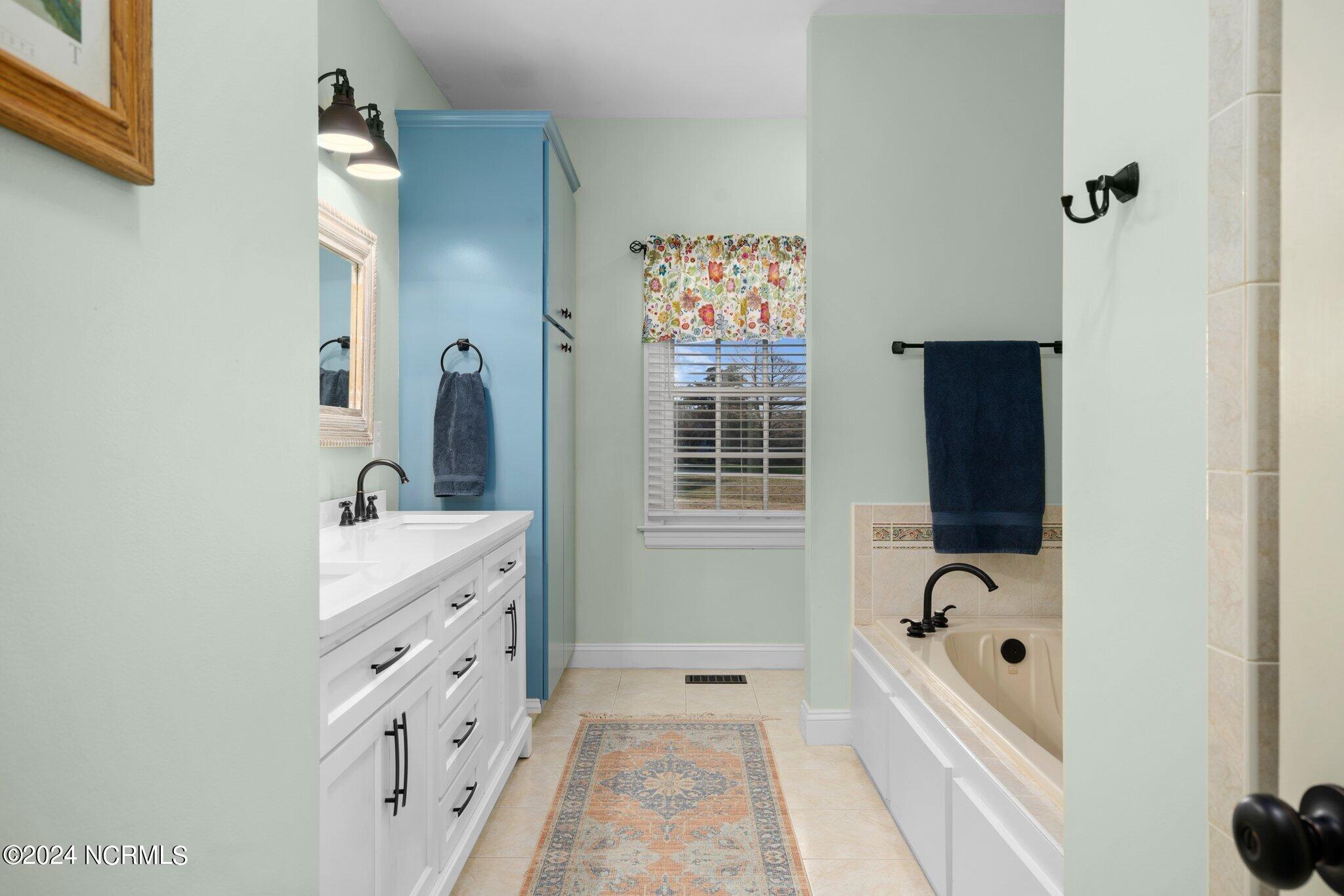 7368 Huddlestone Road