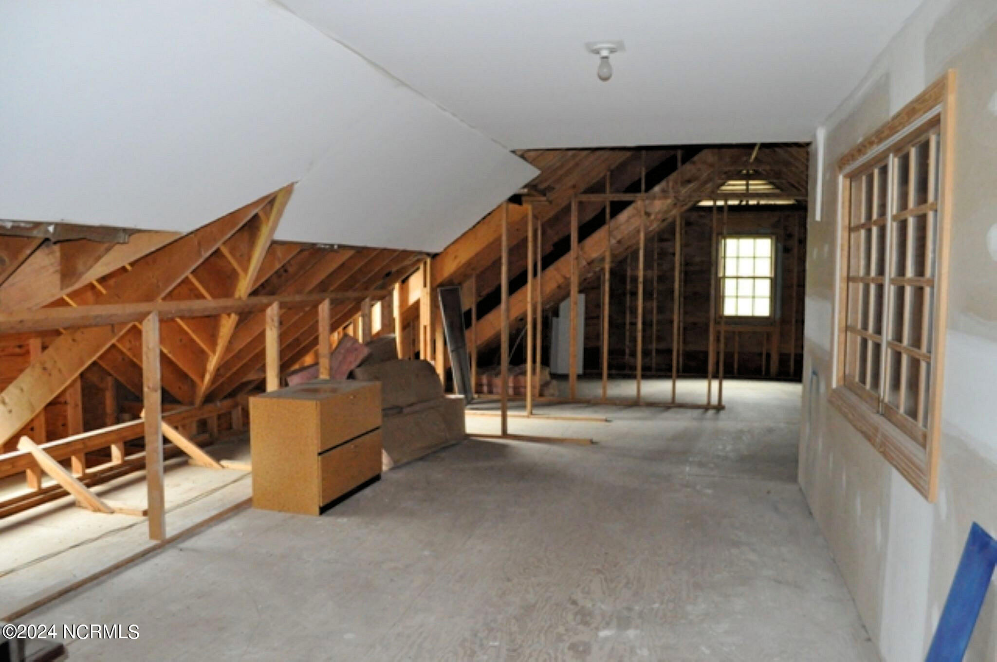 7368 Huddlestone Road