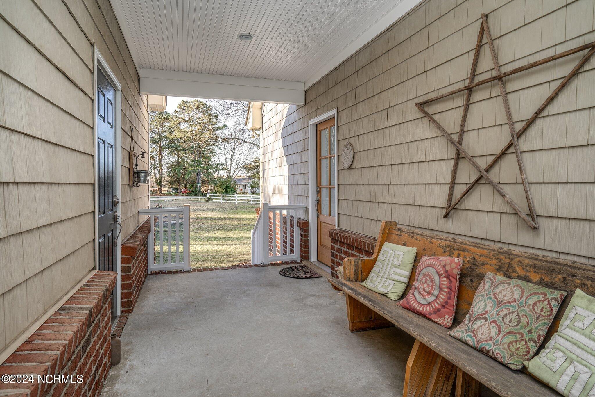 7368 Huddlestone Road