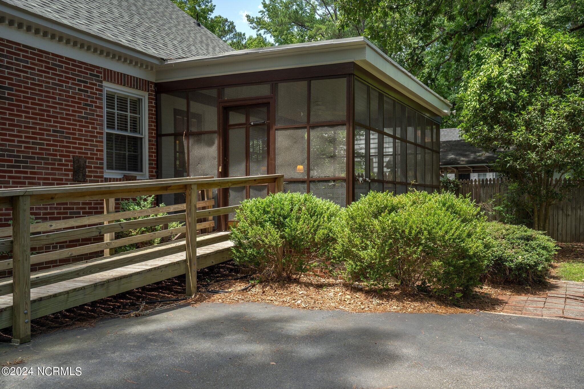 1014 Lafayette Avenue