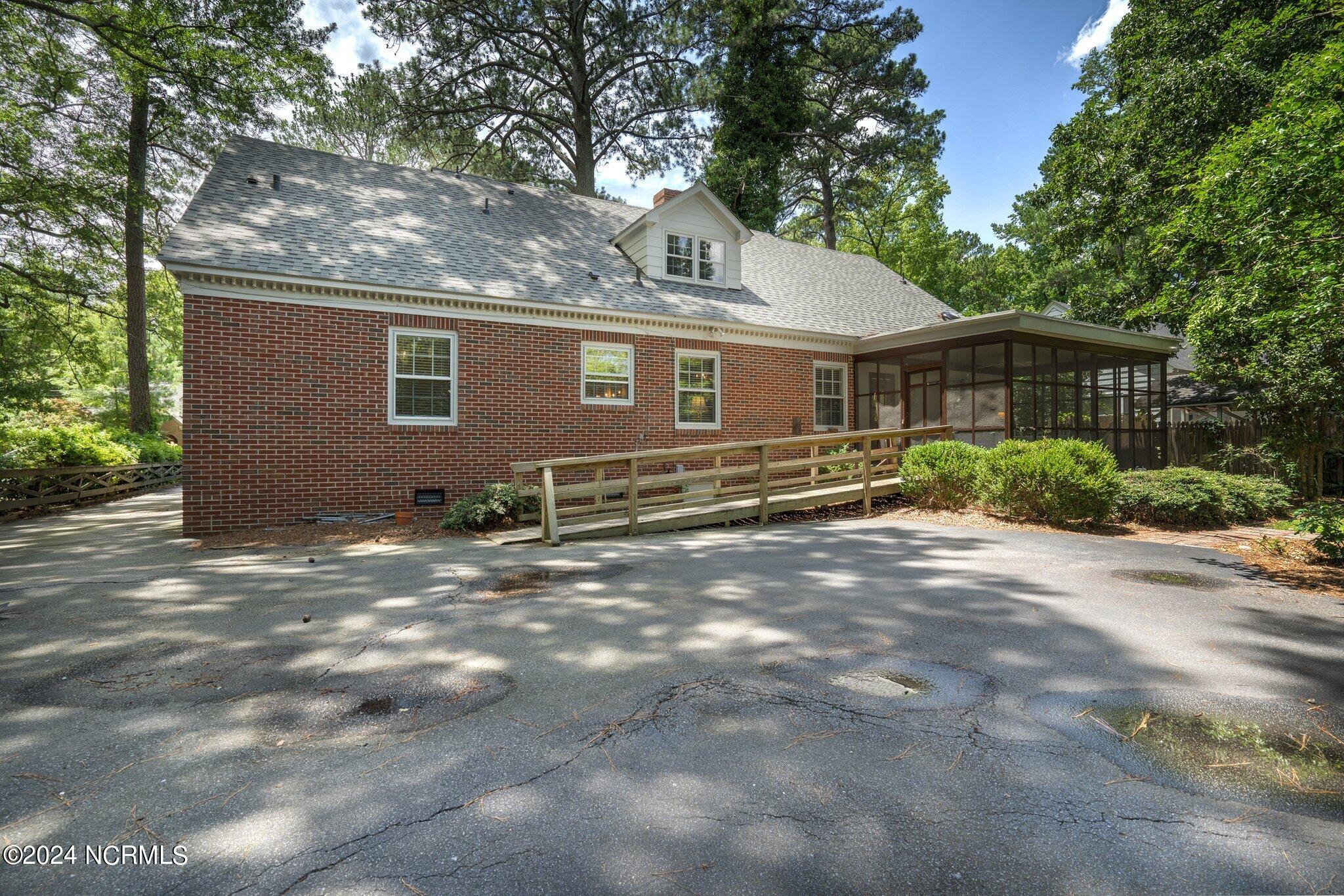 1014 Lafayette Avenue