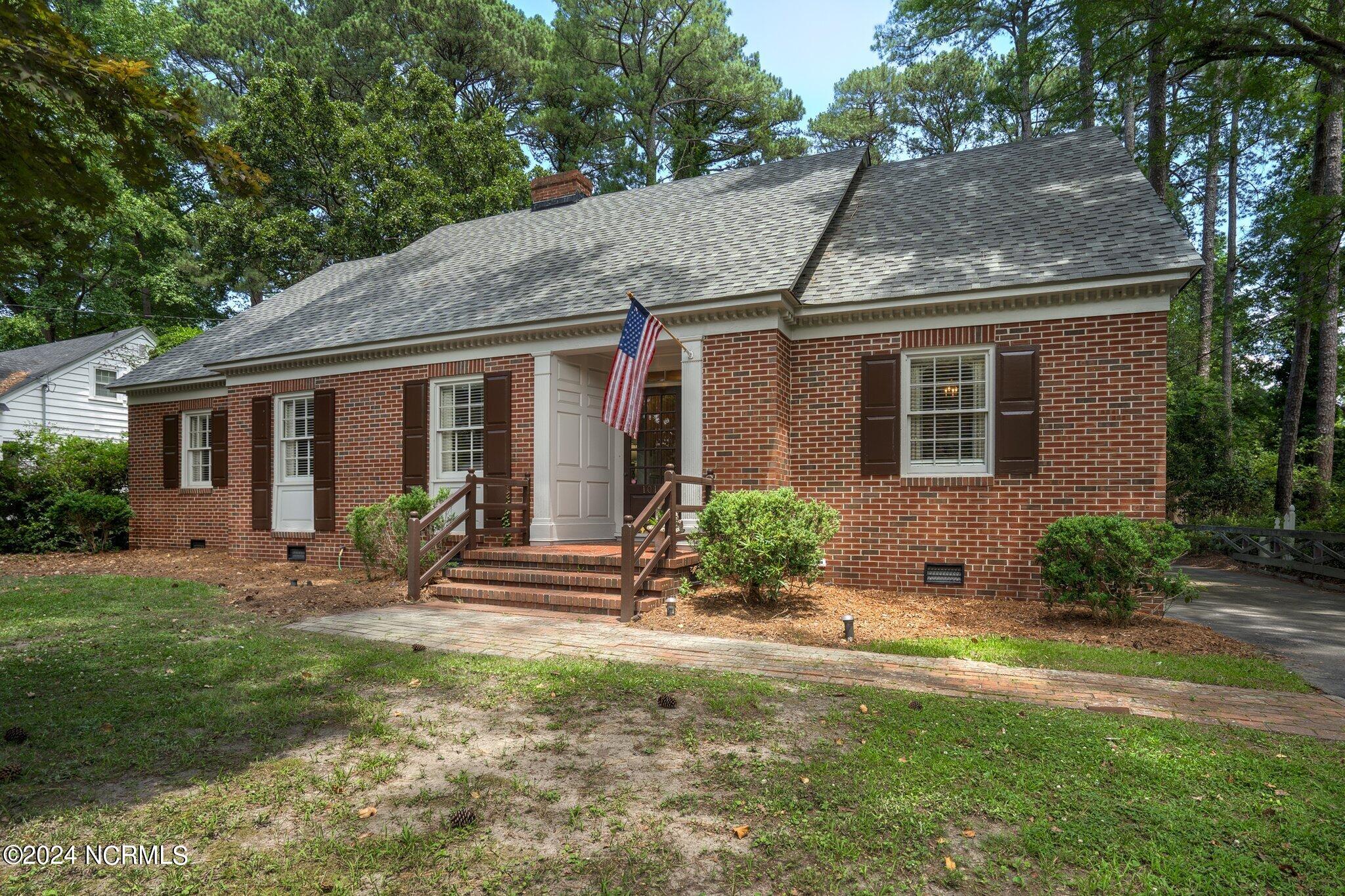 1014 Lafayette Avenue