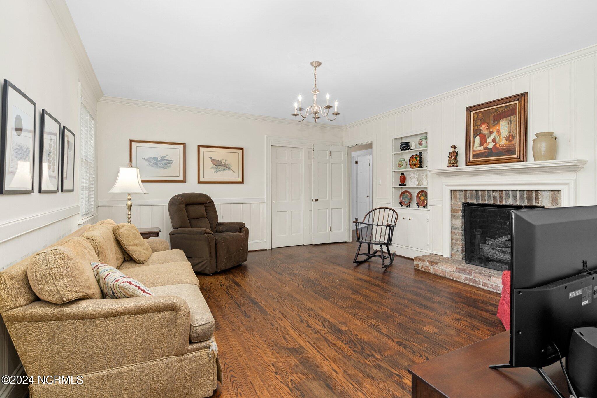 1014 Lafayette Avenue